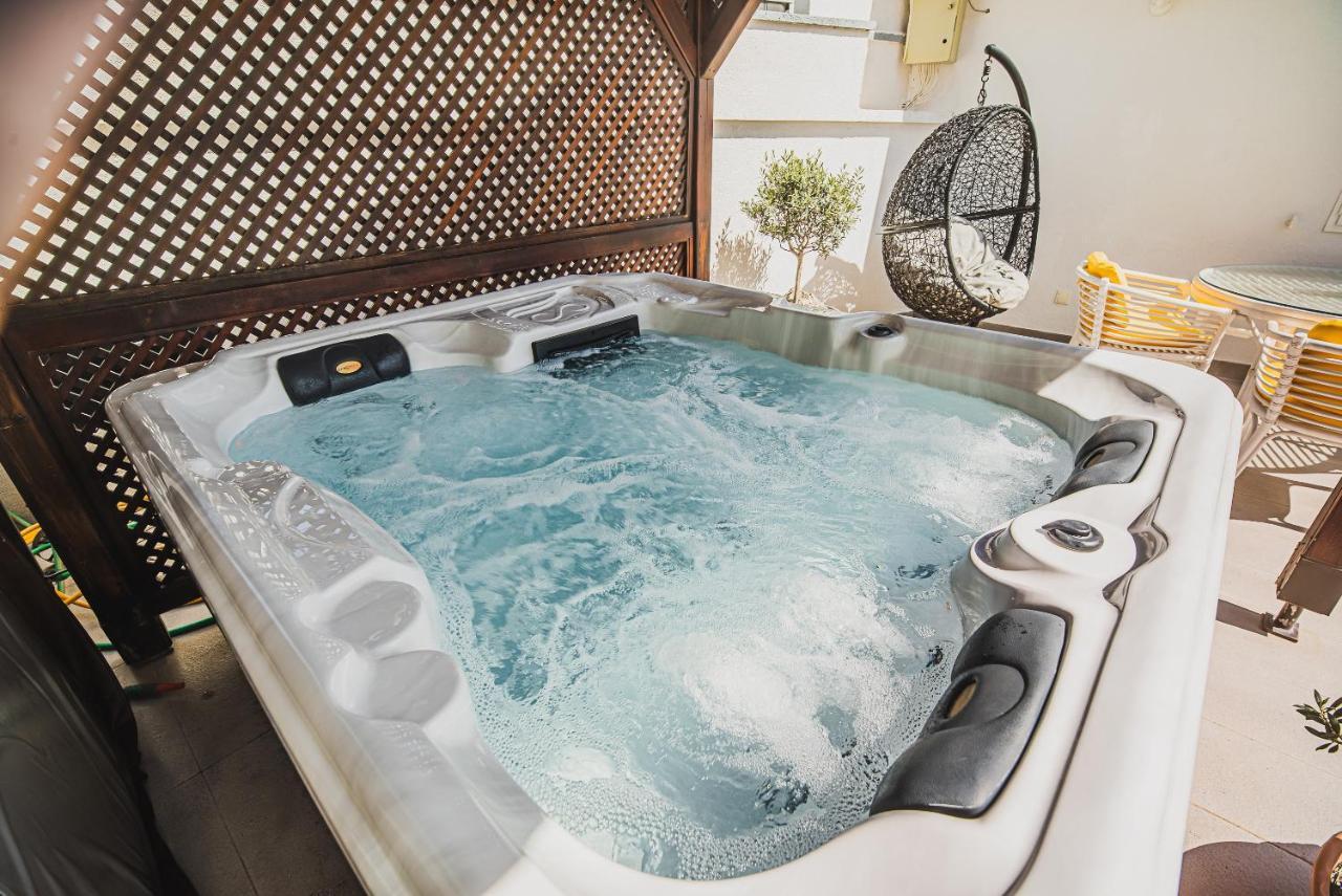 Downtown Luxury Apartments With Hot Tub 沃迪切 外观 照片