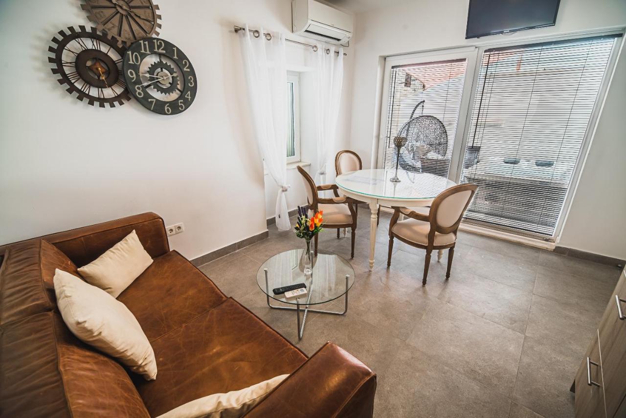 Downtown Luxury Apartments With Hot Tub 沃迪切 外观 照片
