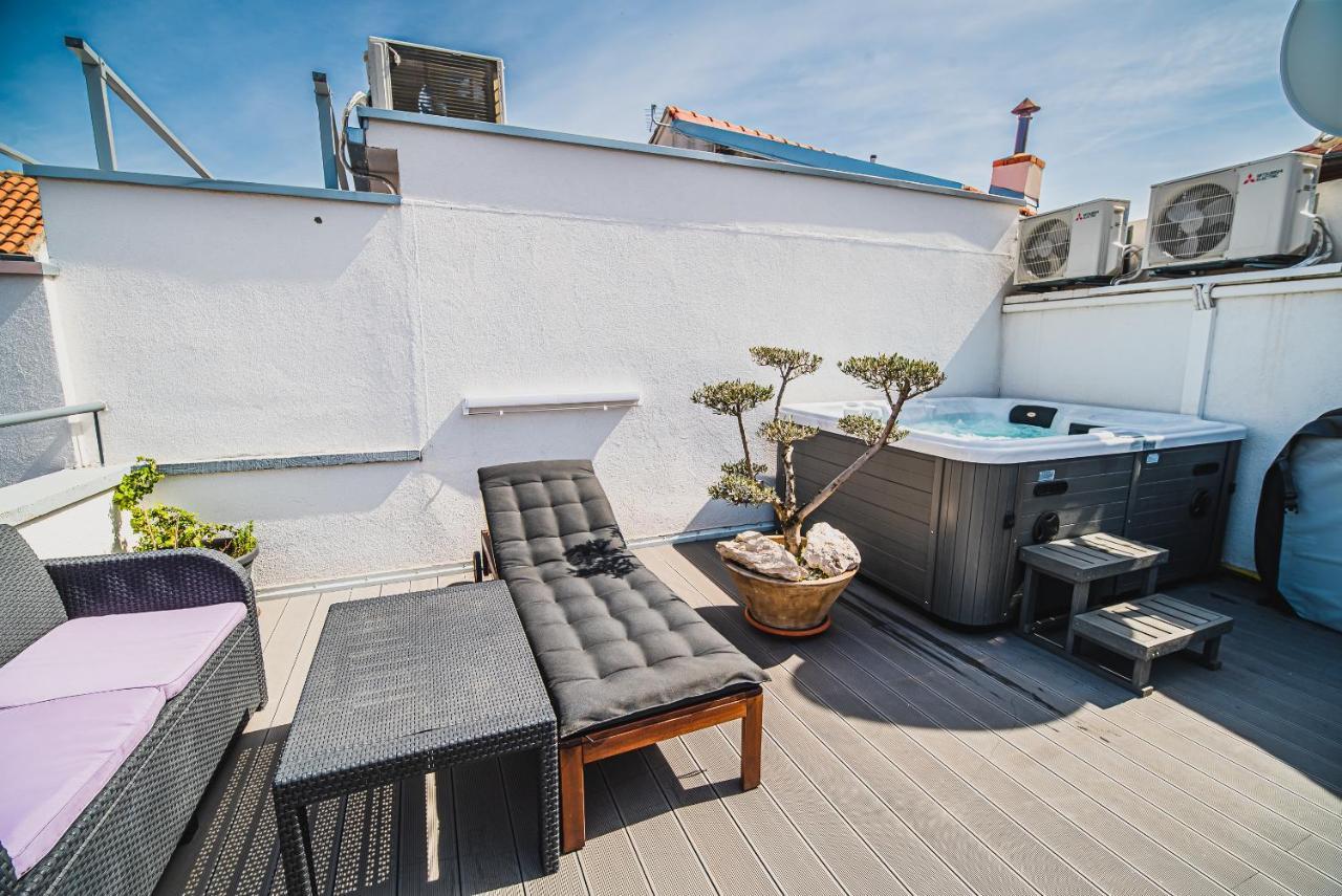 Downtown Luxury Apartments With Hot Tub 沃迪切 外观 照片