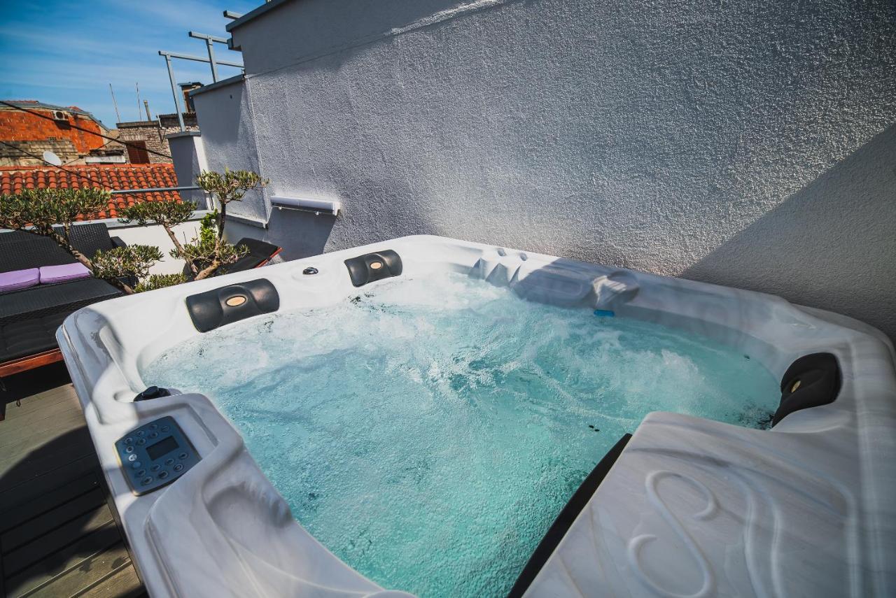 Downtown Luxury Apartments With Hot Tub 沃迪切 外观 照片