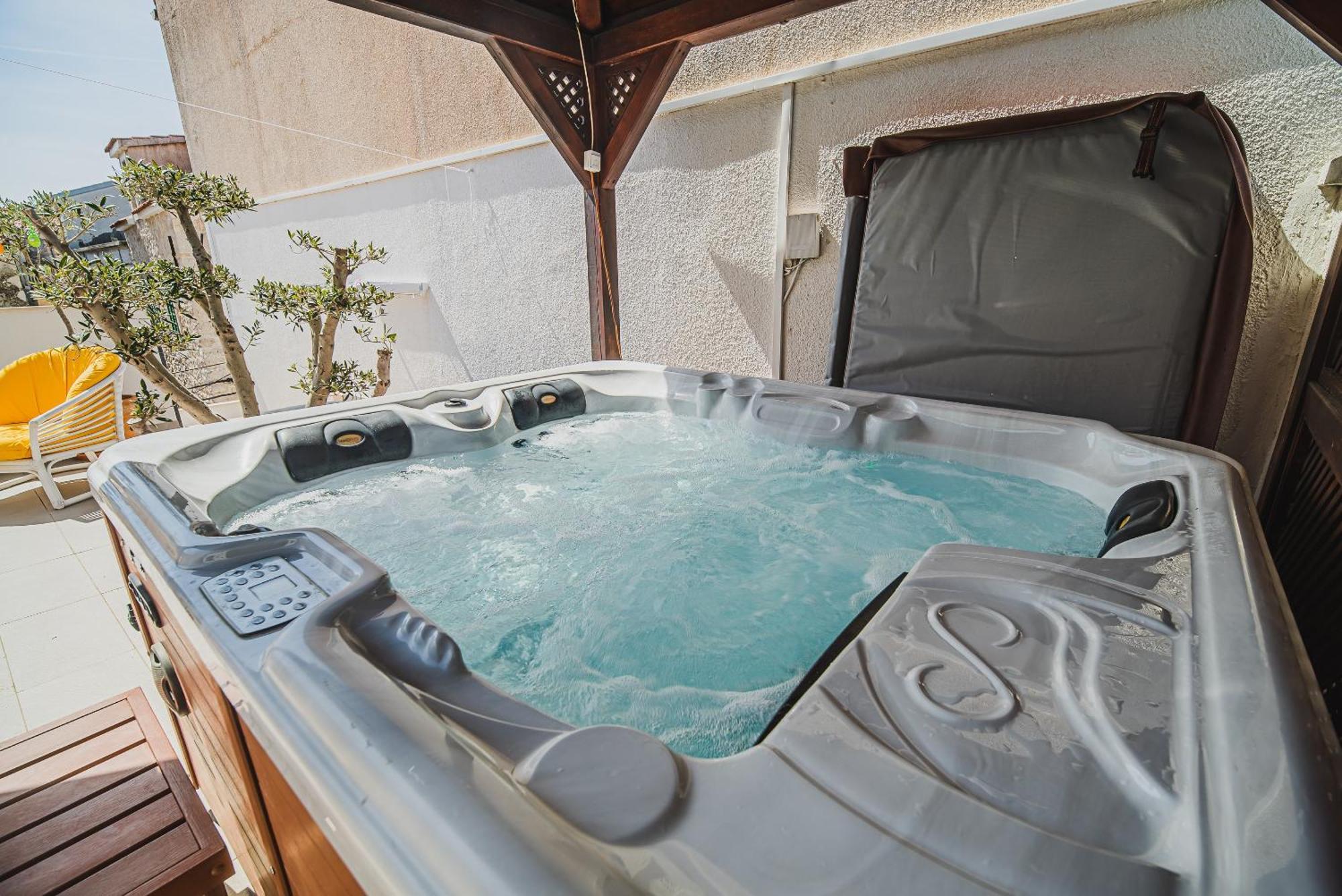 Downtown Luxury Apartments With Hot Tub 沃迪切 客房 照片